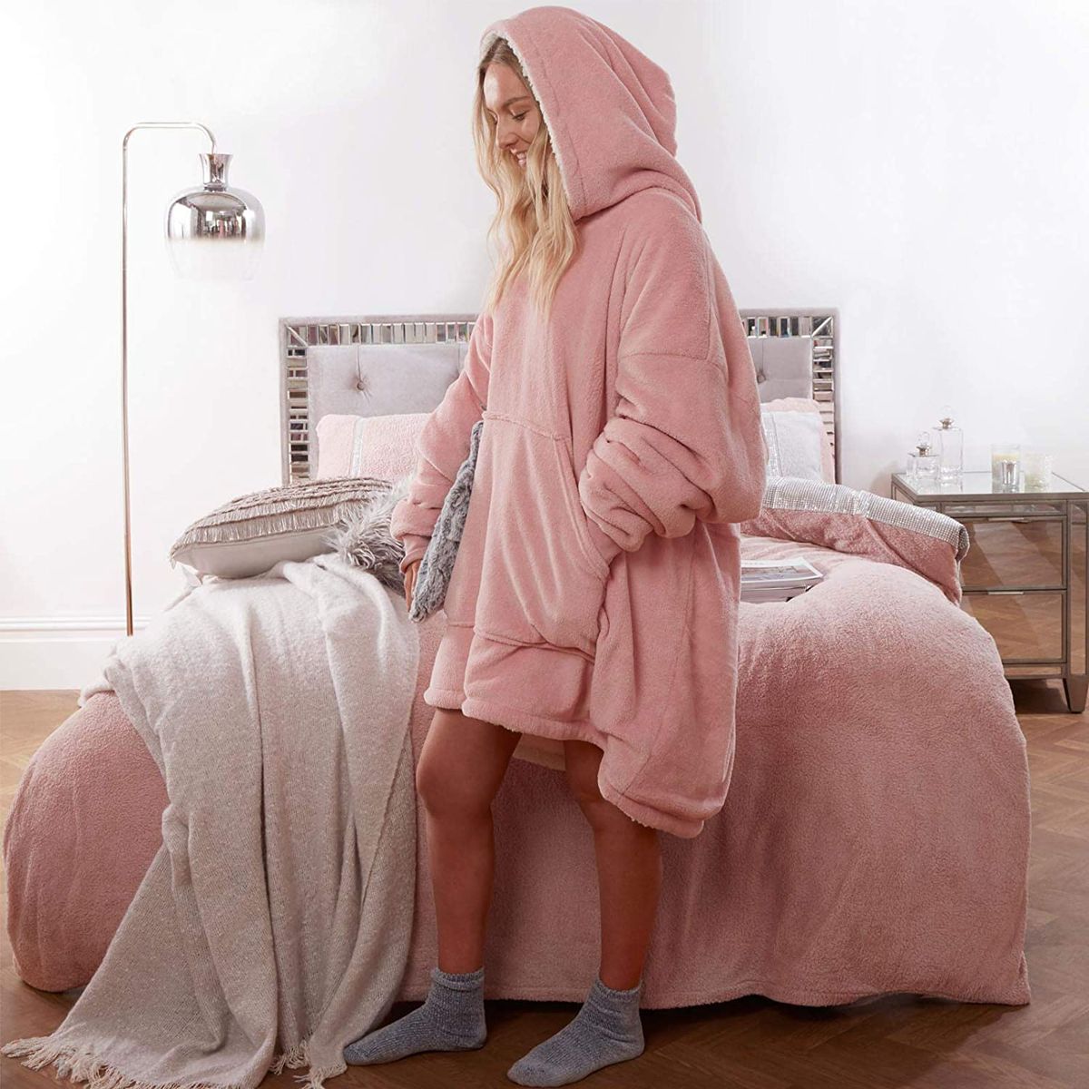 ZS - Huggle Hoodie Ultra Plush Blanket, One Size