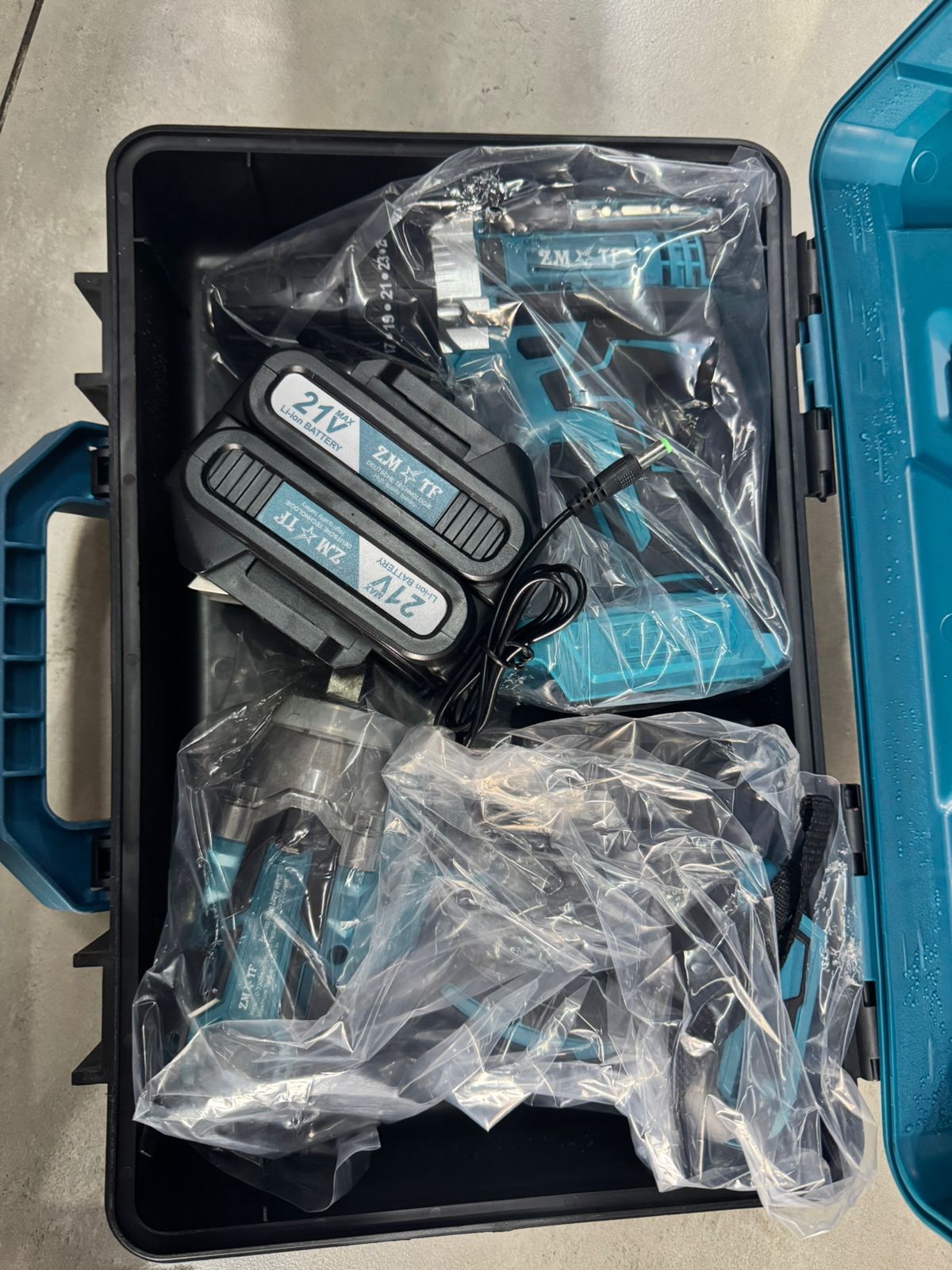 ZS - 21V Cordless Drill/Impact Wrench Combo Kit